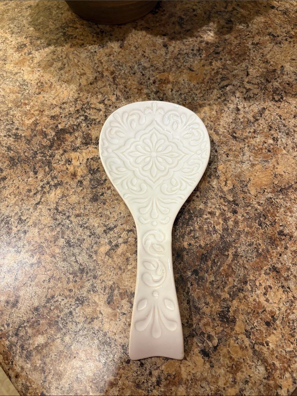 Decorative Cream Ceramic Spoon Rest - Elegant Embossed Design